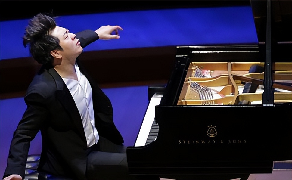 郎朗国外成名失误,郎朗经历挫折成才的故事