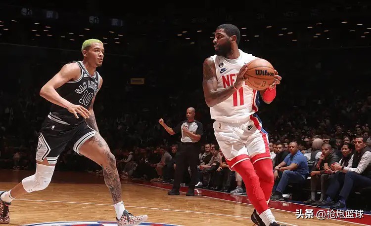 姆巴佩看篮网比赛欧文扣篮,姆巴佩来篮网主场欧文