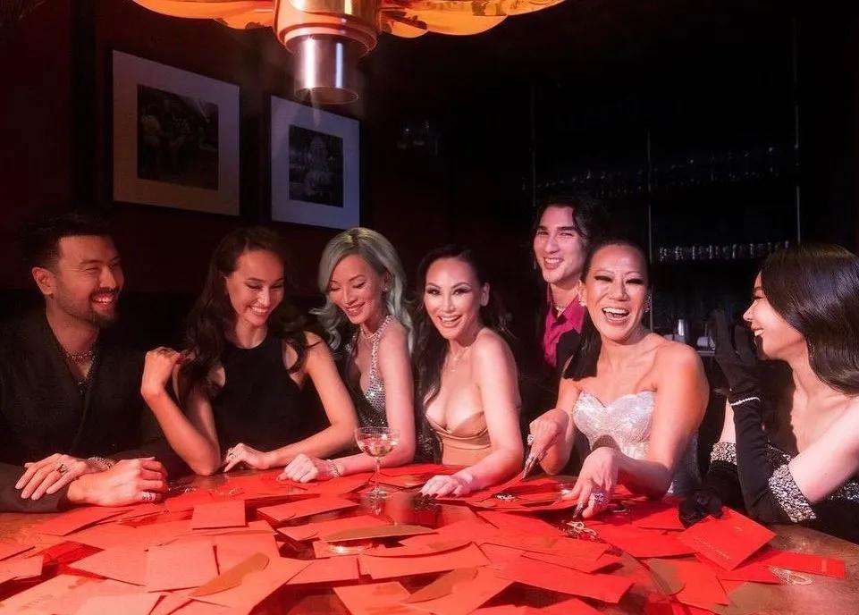 美国顶级亚裔富豪,美国亚裔富豪鄙视链