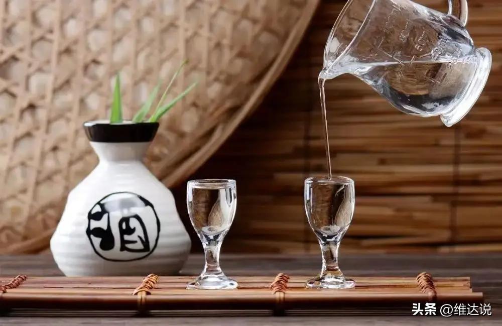 同为二锅头,“红星”和“牛栏山”谁更好喝?行家:不在同一层次