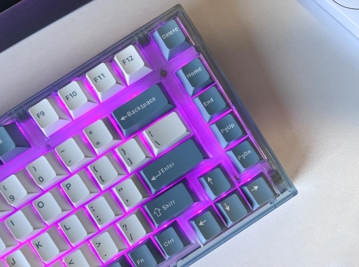 学生党键盘推荐,腹灵q75pro冰峰白开箱