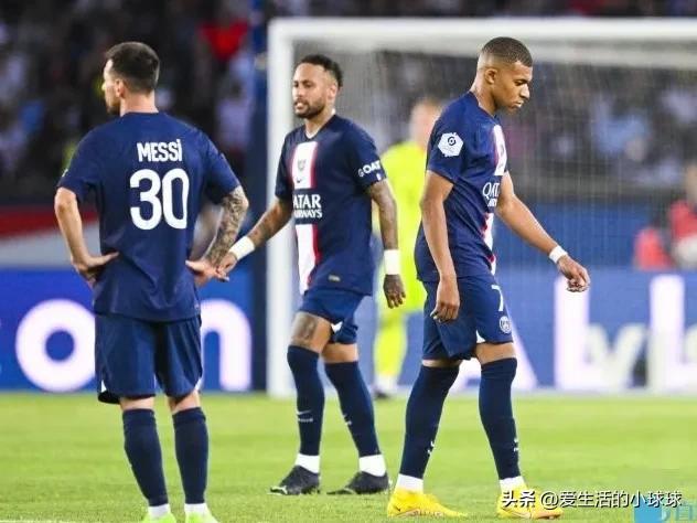 鲁尼说姆巴佩四年了技术没进步,鲁尼怒怼姆巴佩肩撞梅西