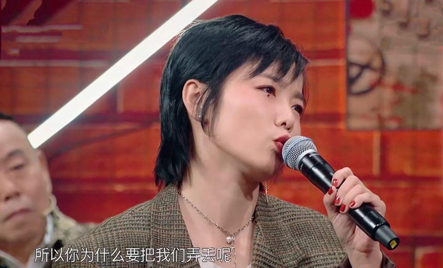 好闺蜜在背后捅刀子,好闺蜜背后捅你一刀