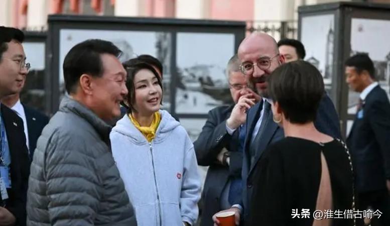 印度峰会上争奇斗艳：韩国第一夫人好嫩，日本第一夫人清新脱俗