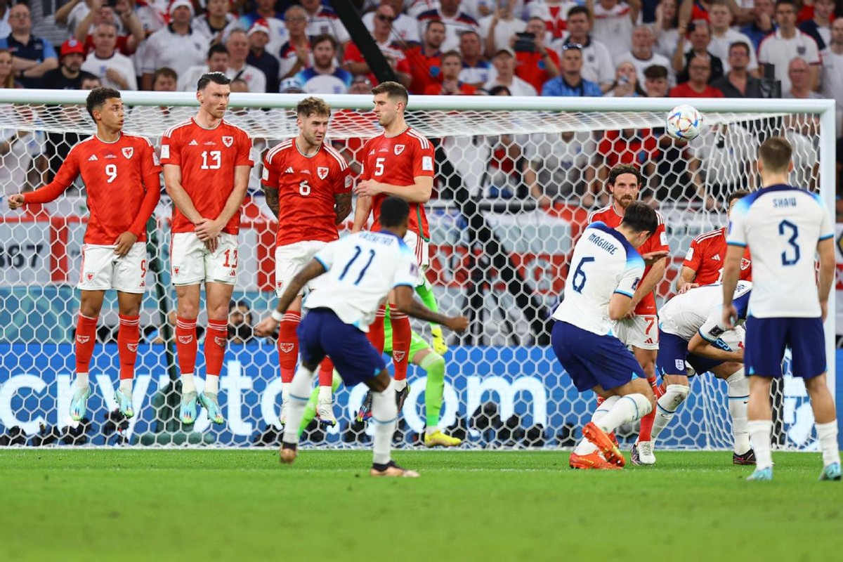 英格兰VS塞内加尔，非洲雄狮已是强弩之末，英格兰基本稳了