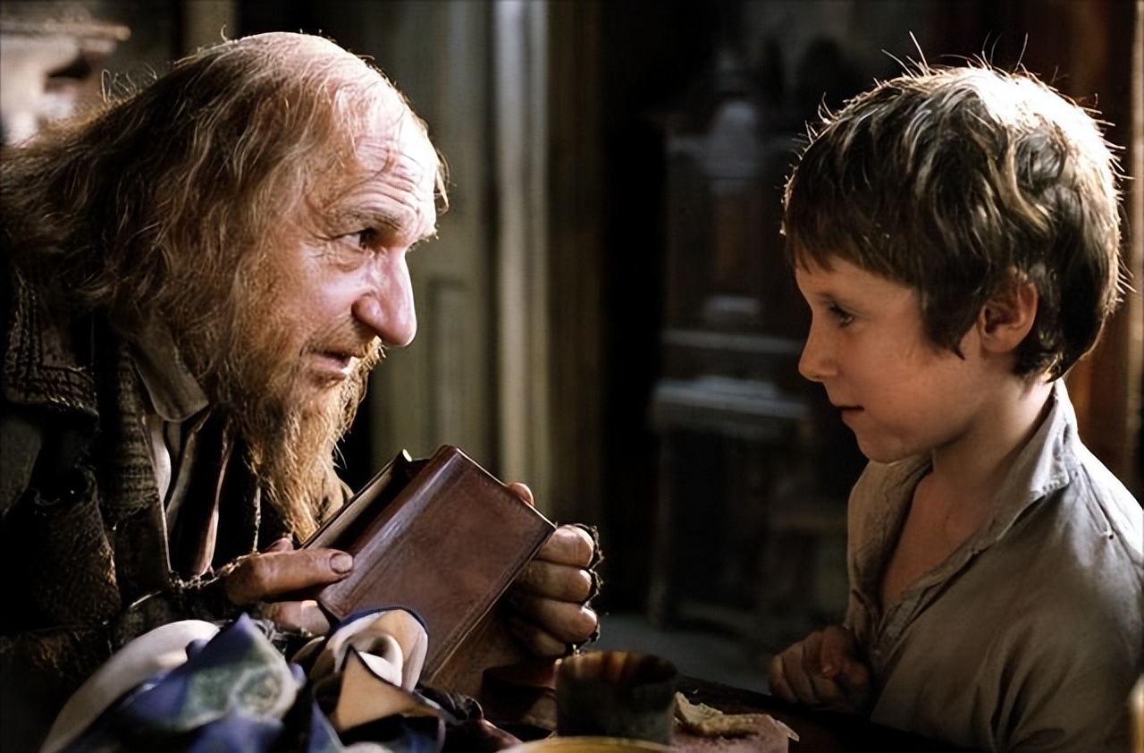 雾都孤儿讲述了什么启示,雾都孤儿人生启示