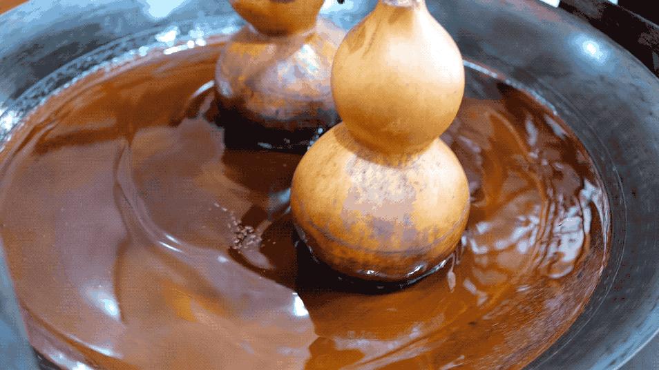 成都人吃火锅用的香油是什么油,成都吃火锅的香油是哪一种种类