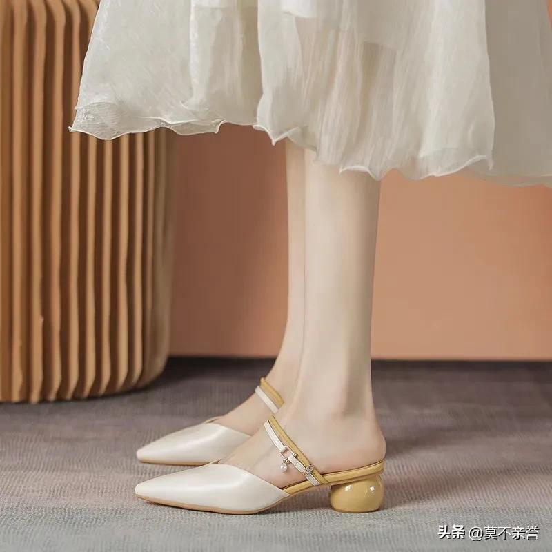 卡其色裙子搭配什么鞋子,雾霾蓝裙子怎么搭配鞋子