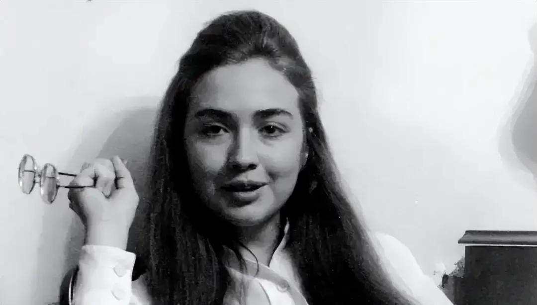 克林顿性侵丑闻案英国,克林顿性侵丑闻案怎么回事