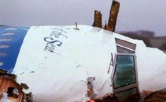 发生空难是不是航空公司违约,发生空难保险公司一般赔多少