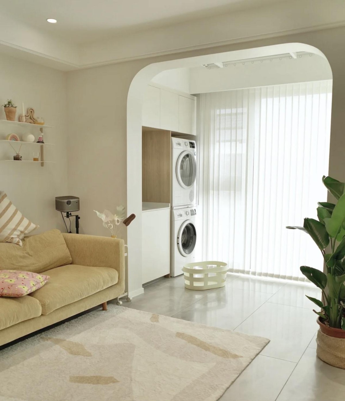 阳台做地台还是通铺瓷砖好,阳台地面铺瓷砖还是地板