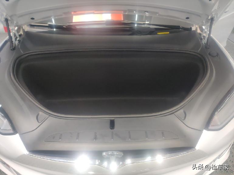 特斯拉model34万公里能卖多少,特斯拉的保值率和奥迪保值率对比