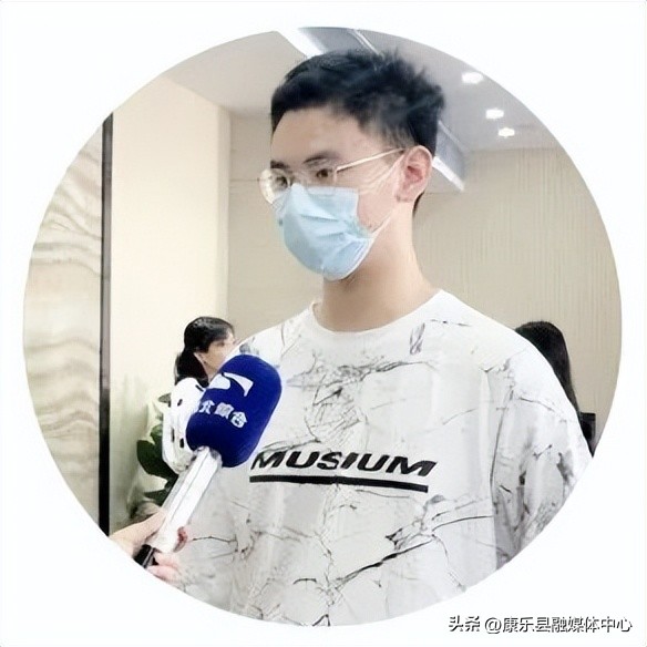 高考数学149分卷面字迹惊艳,语文146分学霸卷面惊艳