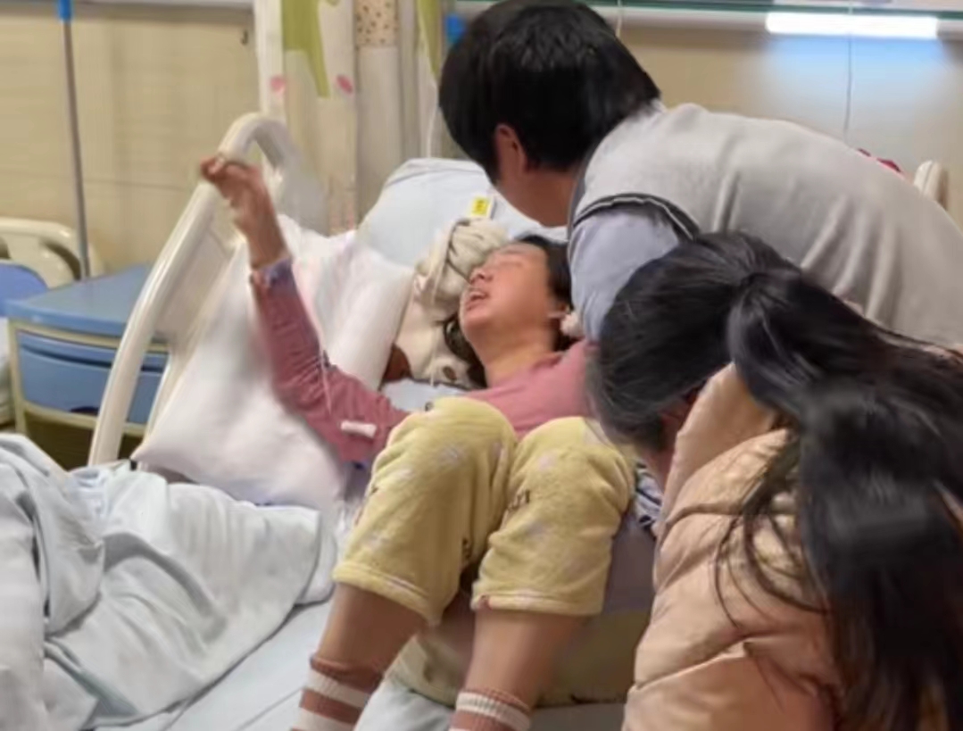 小春花剖腹产恢复力惊人,被疑“假生”?这年头的女人不能太坚强