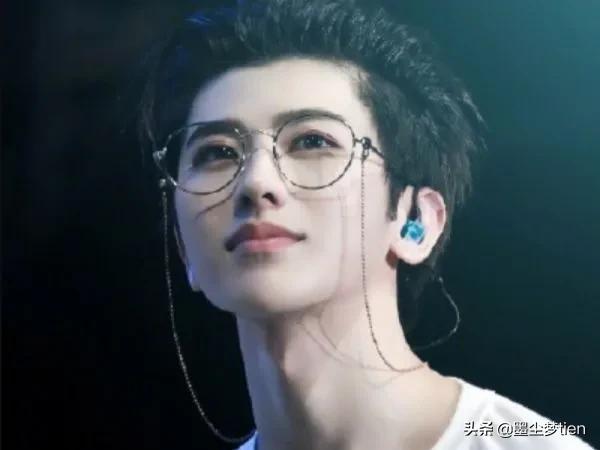 蔡徐坤帅气易烊千玺帅,蔡徐坤和易烊千玺颜值合体