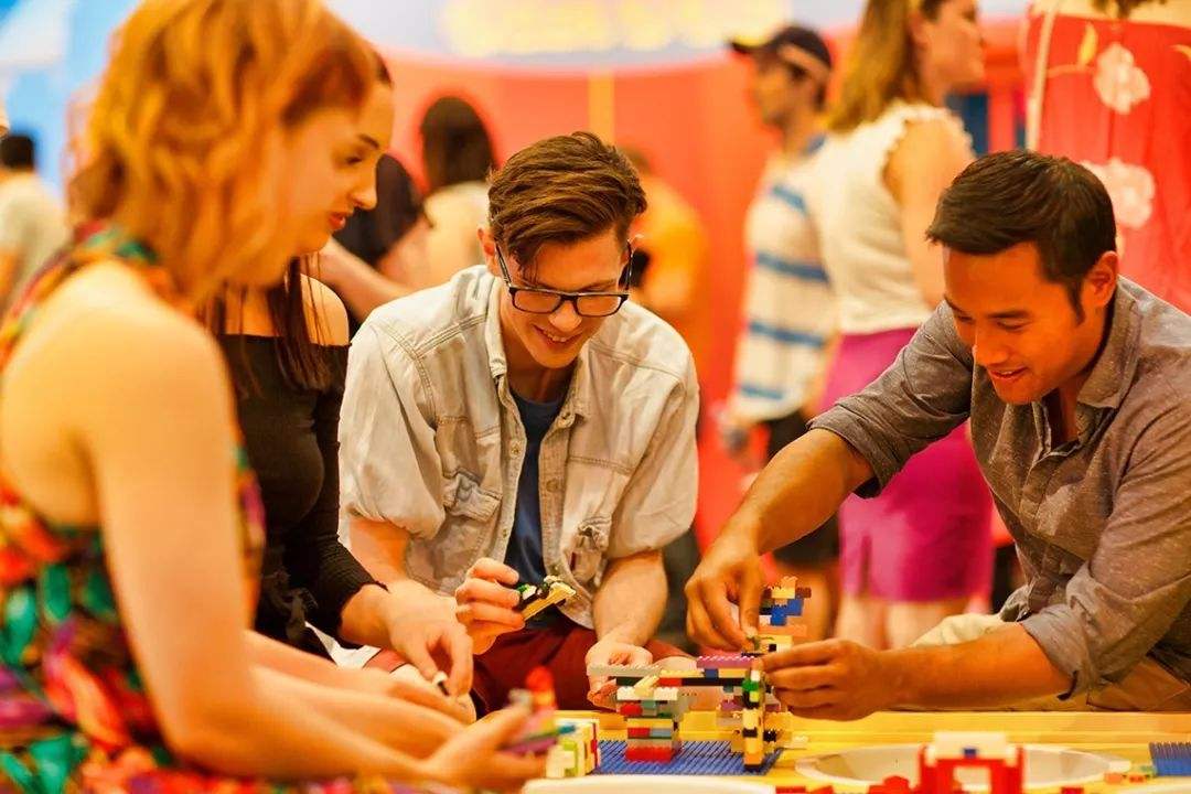 10倍的价格买乐高积木，我们是交了智商税还是真正的物有所值？