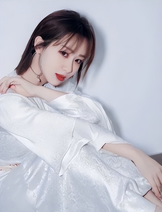 杨紫富婆,杨紫从资本弃女到十亿福星的逆袭