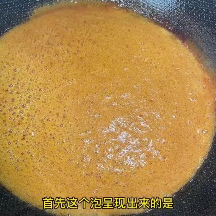 炒糖色为什么油和糖不能融为一体,炒糖色是不是就是焦糖色