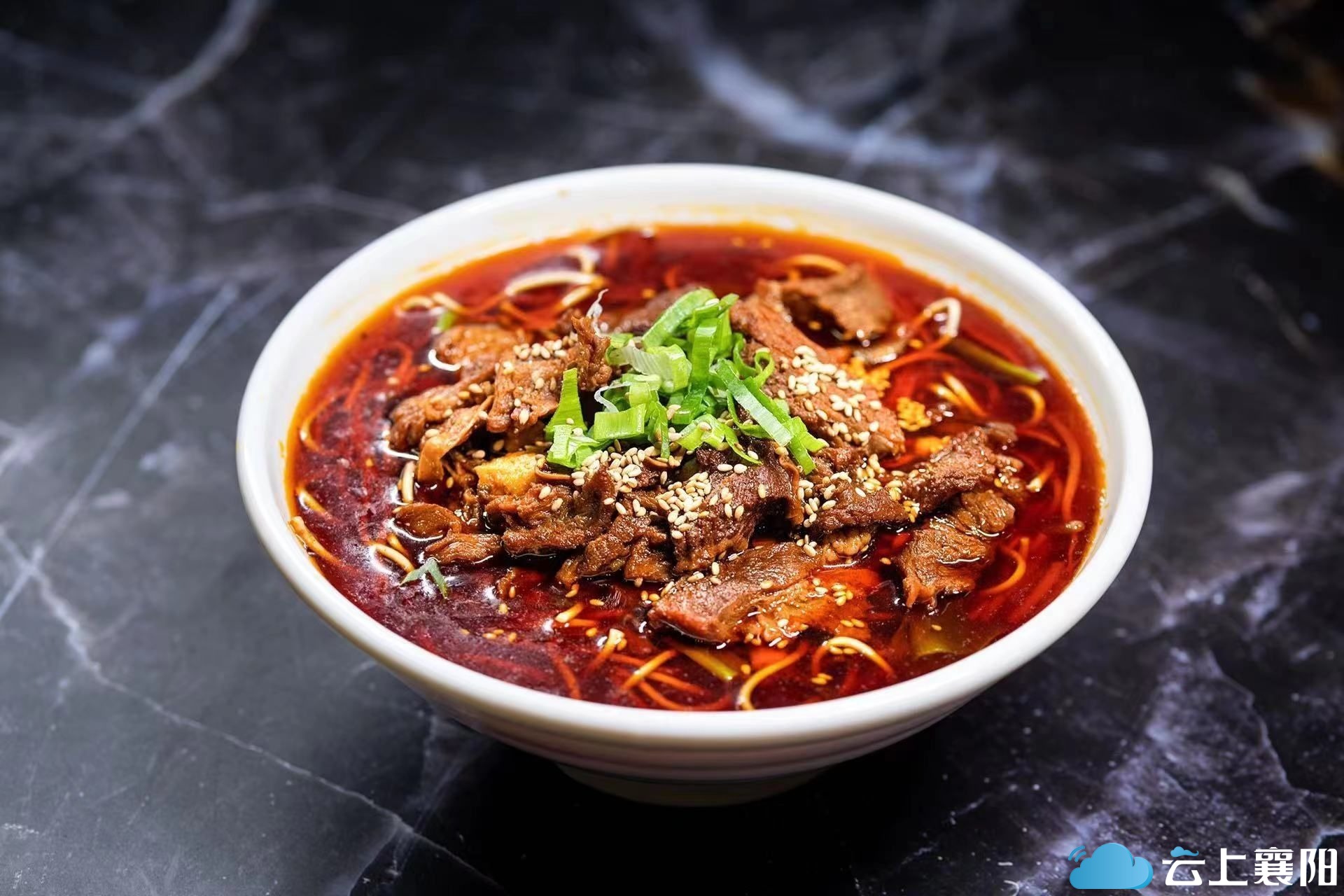 襄阳90后“龙掌柜”：用诚信经营美好生活