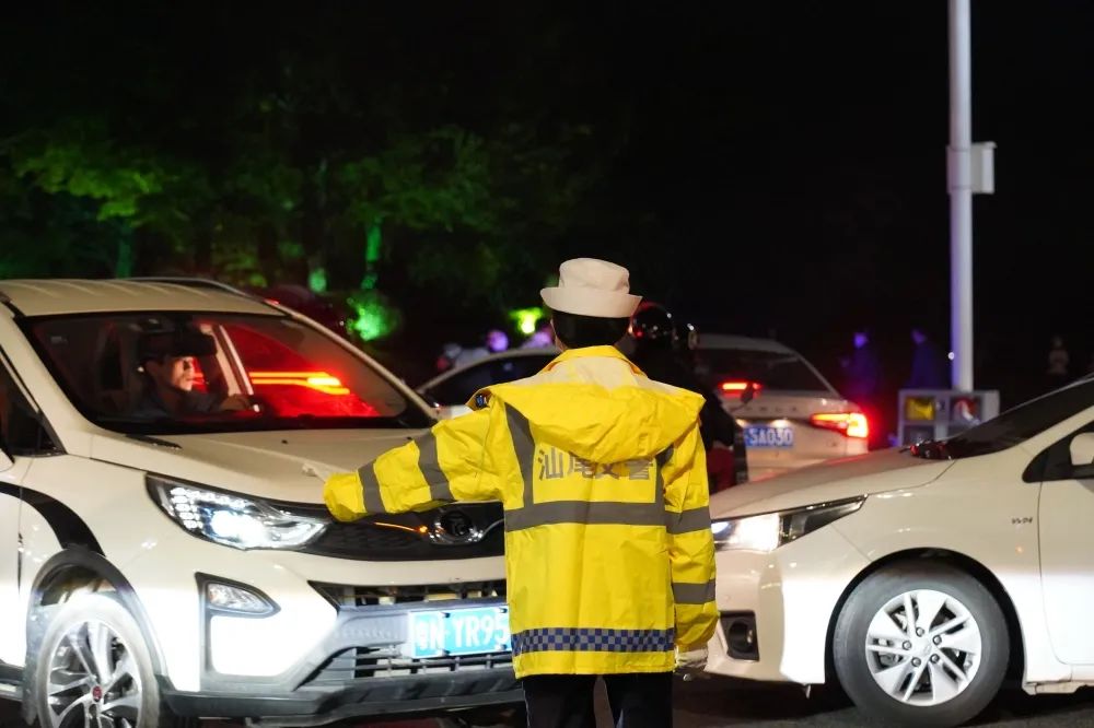 汕尾：“善美之城贺新春”大型音乐烟花汇演活动交通安保工作掠影