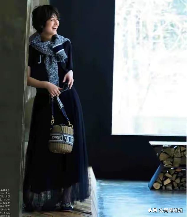 为什么你穿裙子看起来又矮又胖?一定要在这三处“留白”才能显瘦