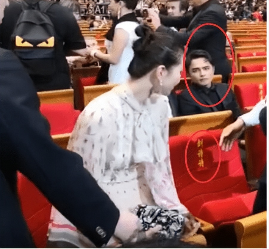 吴奇隆真给刘诗诗股份了吗,刘诗诗与吴奇隆的年龄差距太大