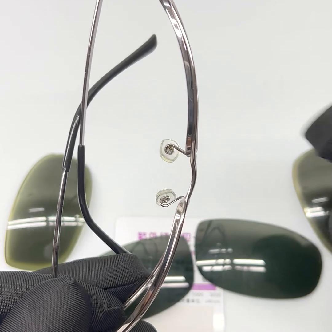 你的墨镜坏了会选择维修么？这是一个悲伤的故事弹弓断裂...