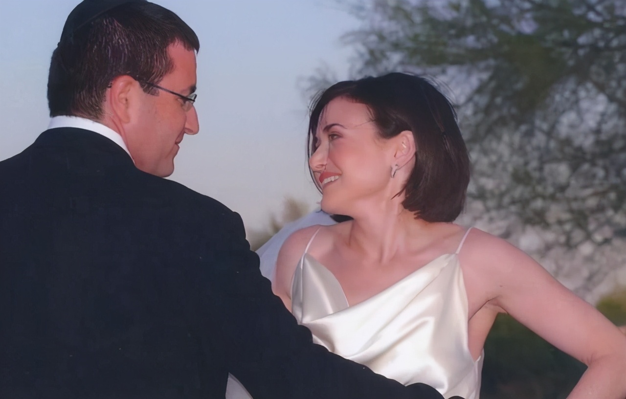 凤凰男任何事情都比你重要,女儿死活要嫁给软饭硬吃的凤凰男