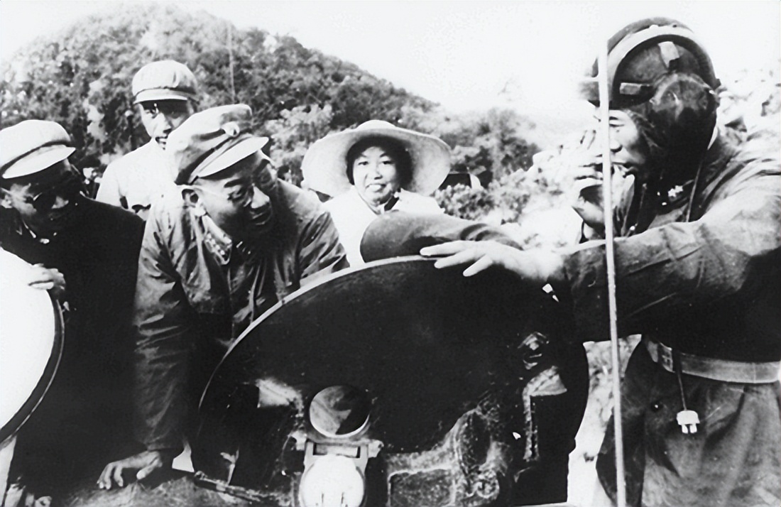 1969年，许光达骨灰安放问题引争议，毛主席批示：放到该放的地方