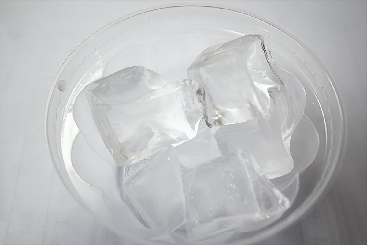 天气太热夏天都穿什么长裤,天气炎热穿什么衣服防暑