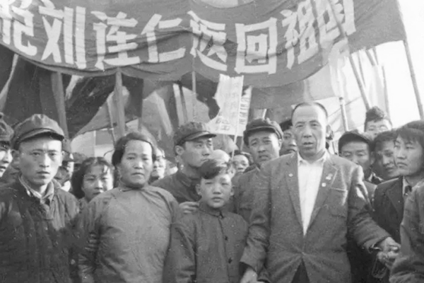 莫言讲了母亲捡麦穗的事却被质疑,莫言母亲捡麦穗揭露出的人性之恶