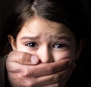 虐待儿童事件屡见不鲜，面对人性之恶，社会要如何介入？