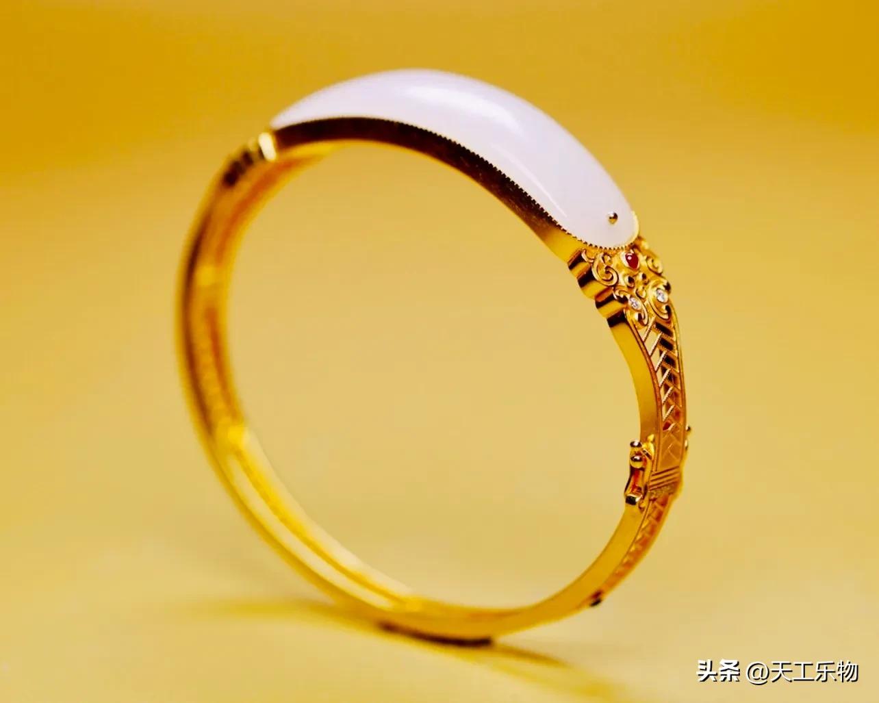 去哪里修复摔裂的玉镯,玉镯摔坏可以修复成金镶玉镯子
