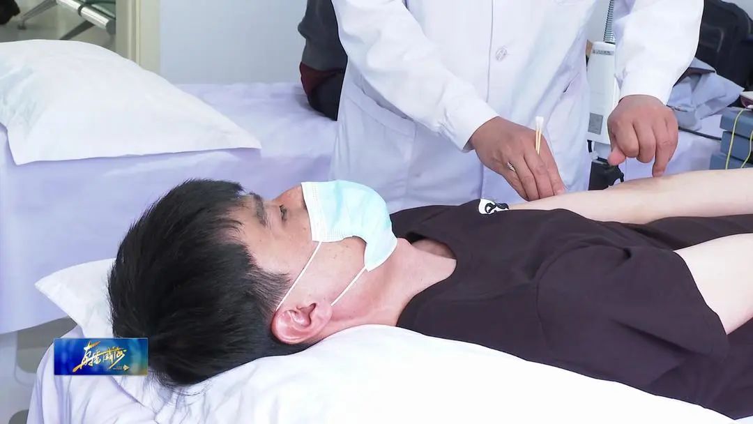 右肘关节痛鉴别诊断,双膝关节与双肘关节疼痛