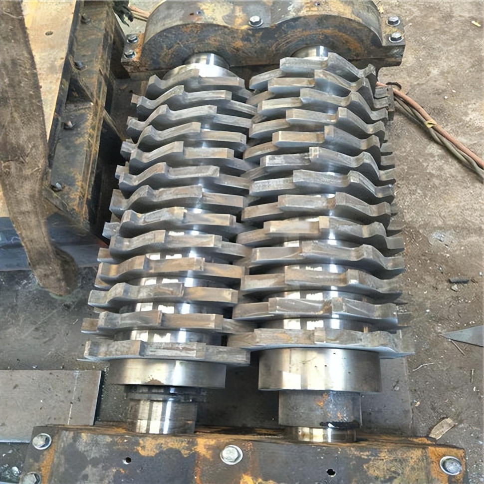 二手小型撕碎机设备多少钱,二手撕碎机转让800型需要多少钱