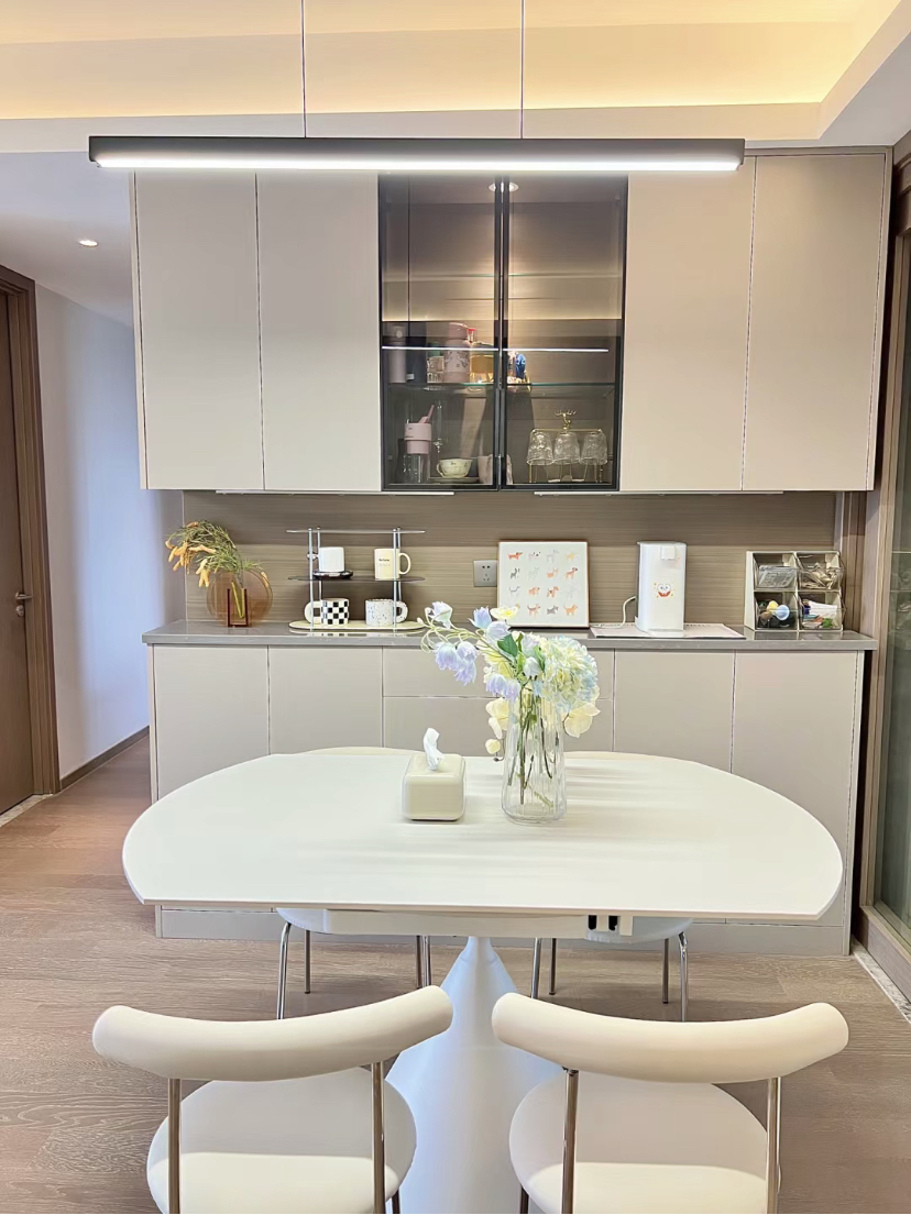 江苏夫妻“教科书式”的装修火了，全屋布置得干净又实用，超羡慕