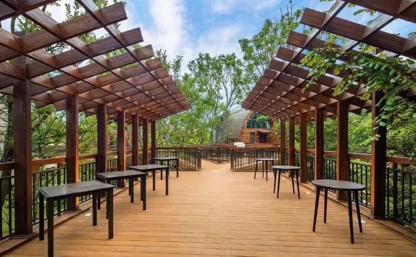 小精灵同款树屋绝了!遛娃的秘密基地,诗境家园里的度假圣地