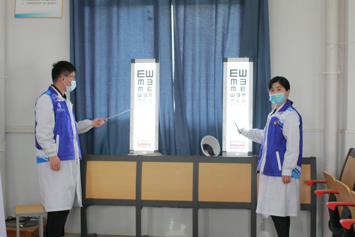 涓庡厜鍚岃鍔╁姏,涓庡厜鍚岃鍏泭娲诲姩