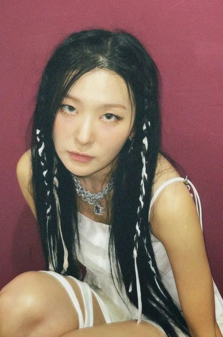 jennie最新编发,jennie同款彩带编发教程