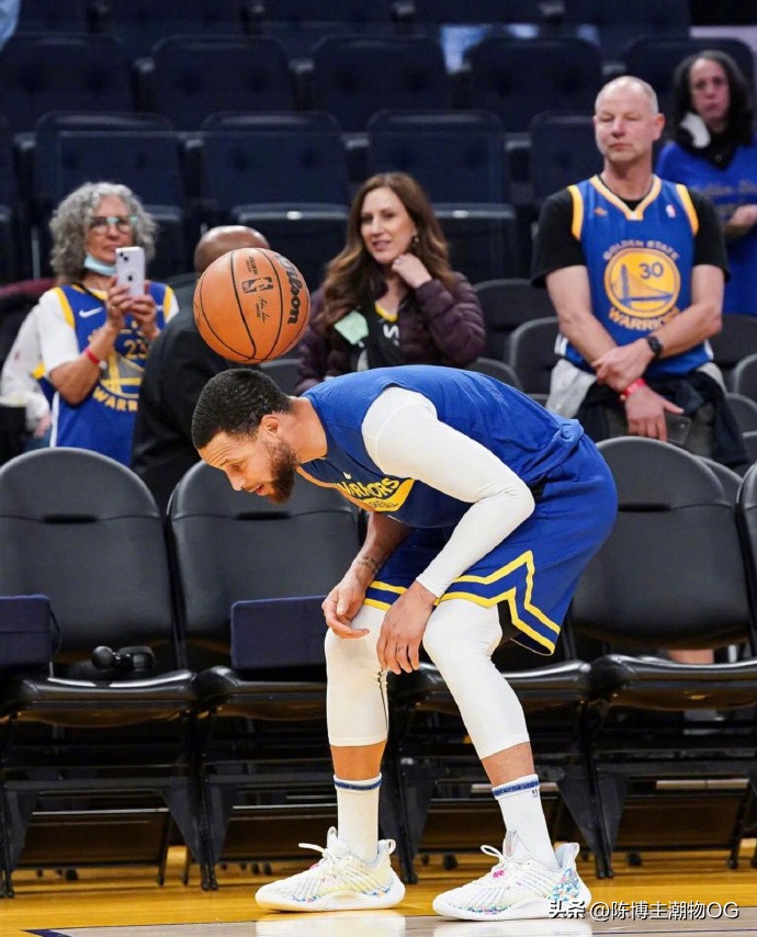 15年库里上脚curry1,库里上脚库里11新配色