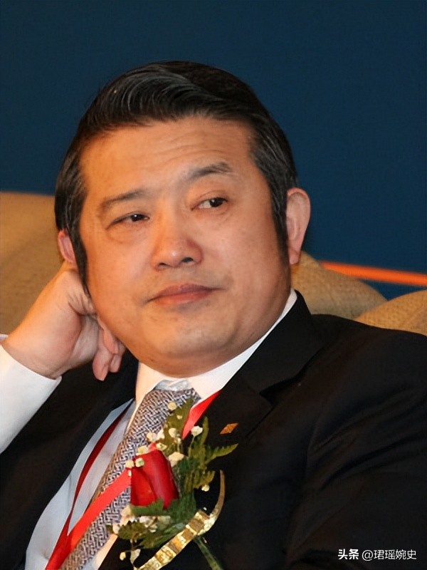 井冈山女婿陈东升：35岁放弃铁饭碗下海卖保险，65岁身家950亿