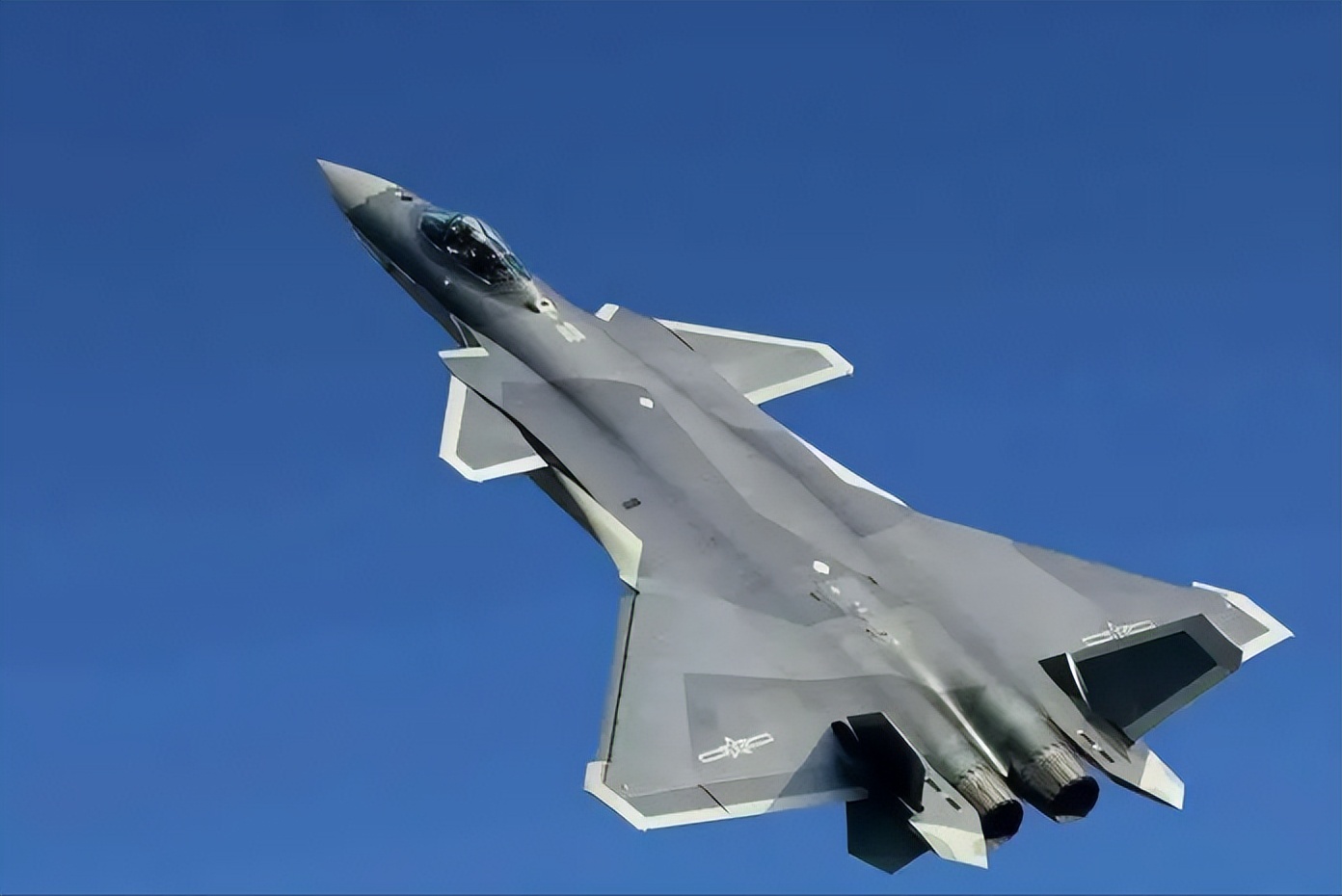 地球十大顶级战斗机排名：苏35勉强上榜，歼20名列前茅！