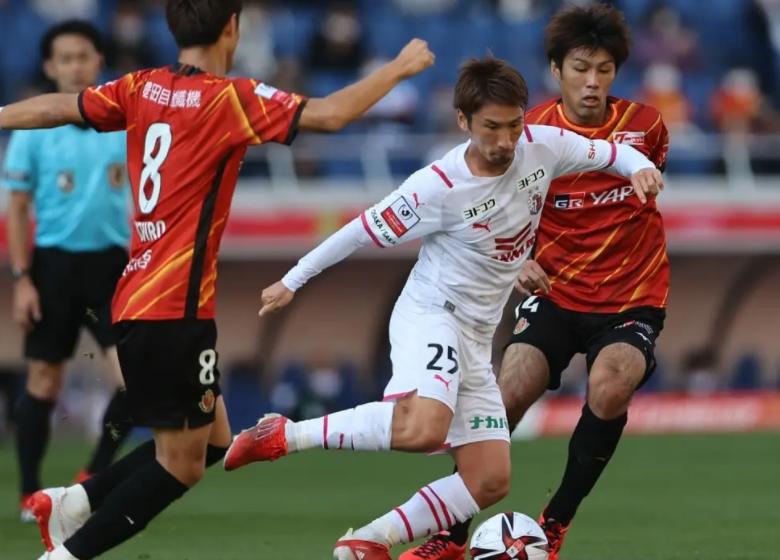 东京fcvs鹿岛鹿角比分,维特斯vs鹿斯巴达比分预测