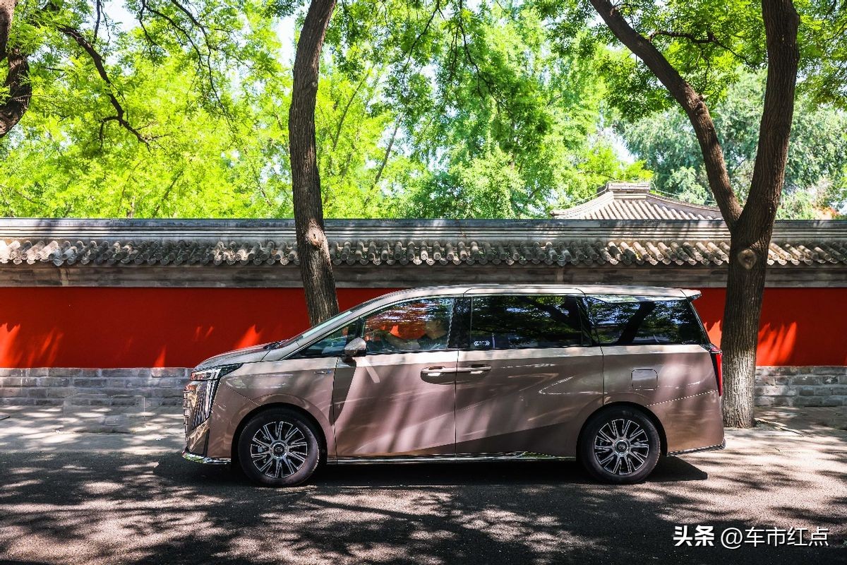 广汽传祺e9max深度试驾评测,广汽传祺e9mpv油电混合电池