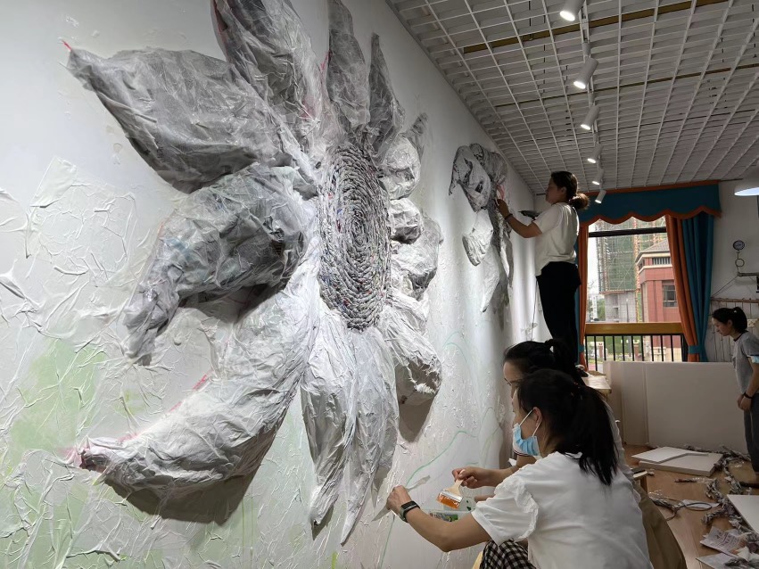 文明典范共建共享|幼儿园的这面向日葵网红墙太惊艳！