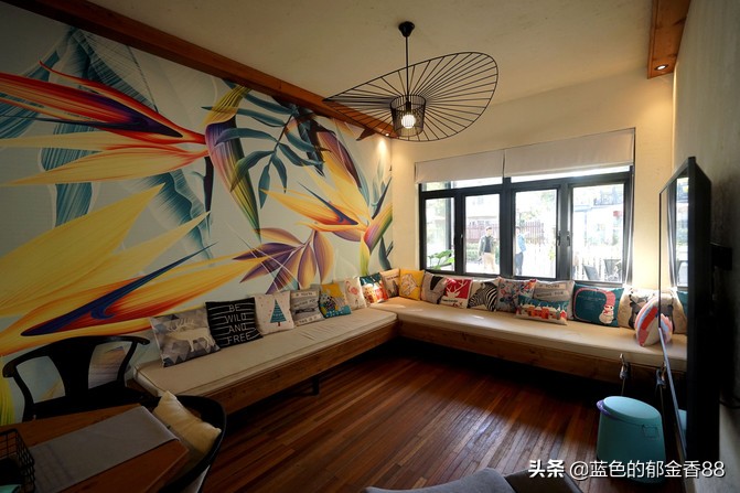 周末白相里的一张床、一群朋友、暴走于迪士尼乐园