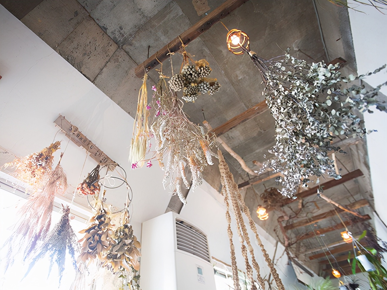 手工咖啡屋改造,废弃的家具改造成文具盒