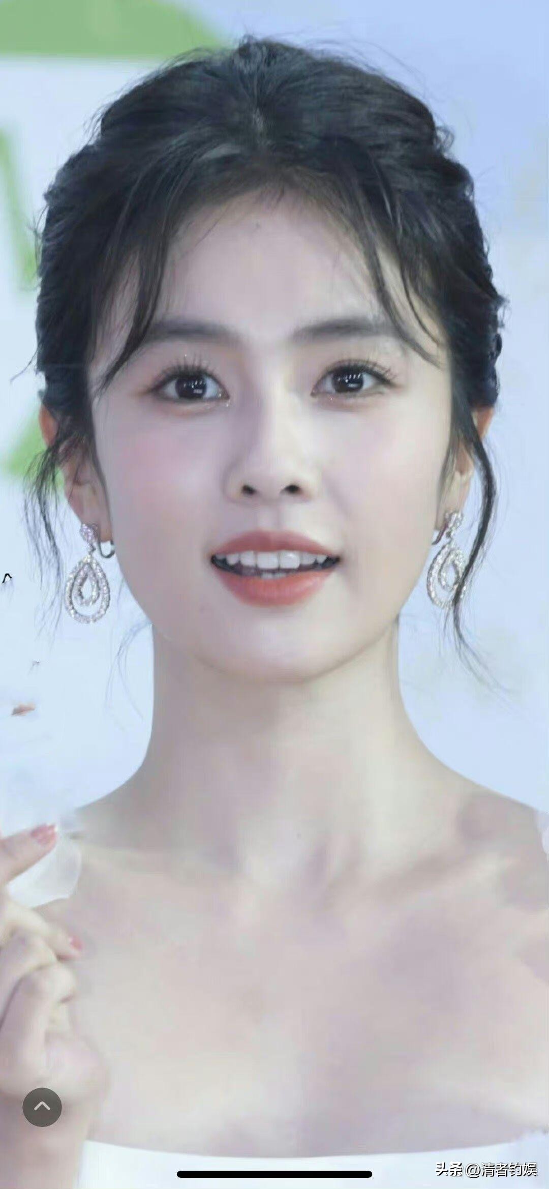 白玉兰颁奖女星生图！赵丽颖的鱼尾纹好真实，秦岚白鹿蔡文静夺目