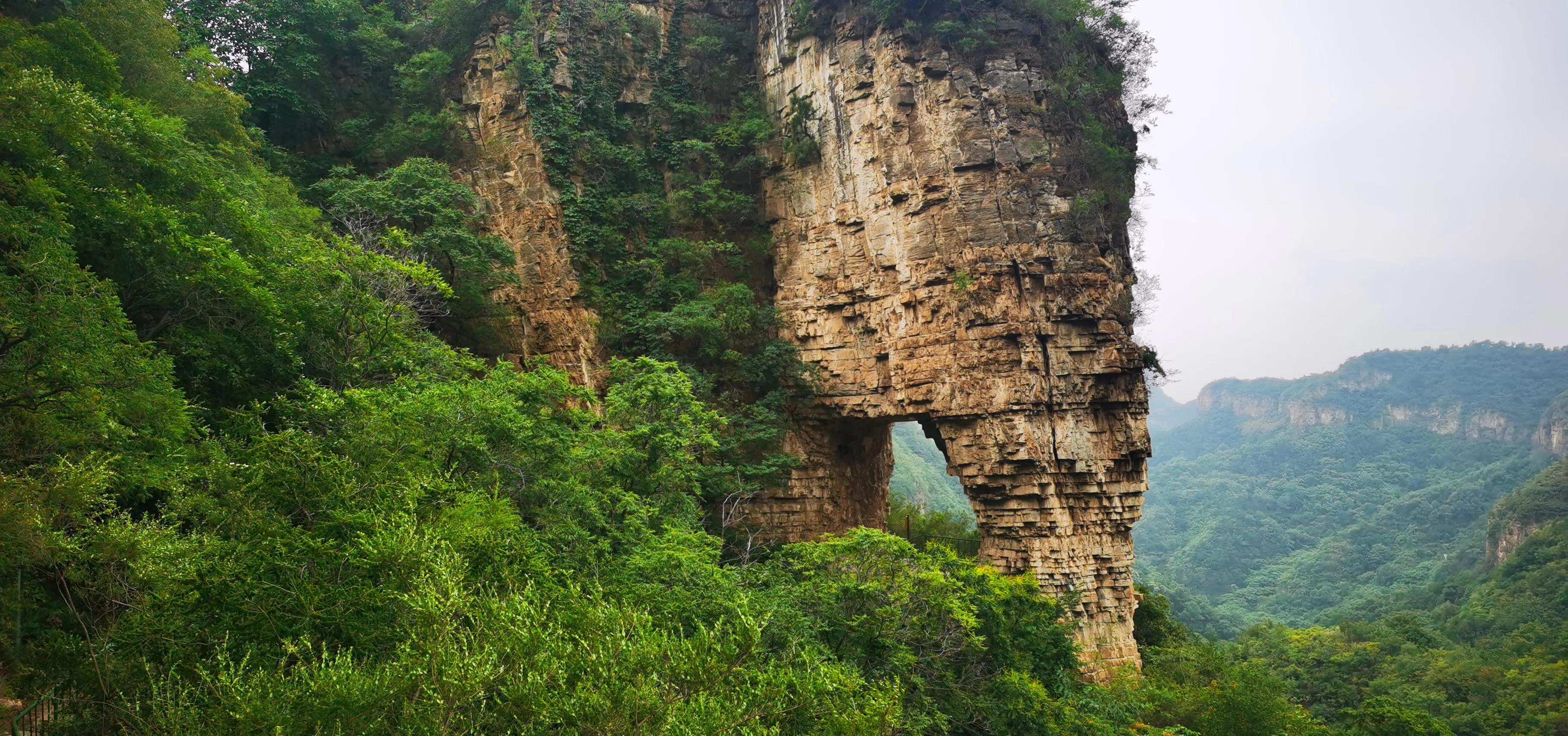 平谷老象峰景区~犹如子母连体象,母象头西尾东,子象头东尾西