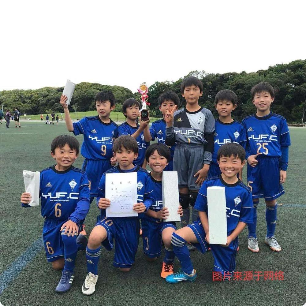 中国国家男子足球队花天价请外教就是竹篮子打水，一场空